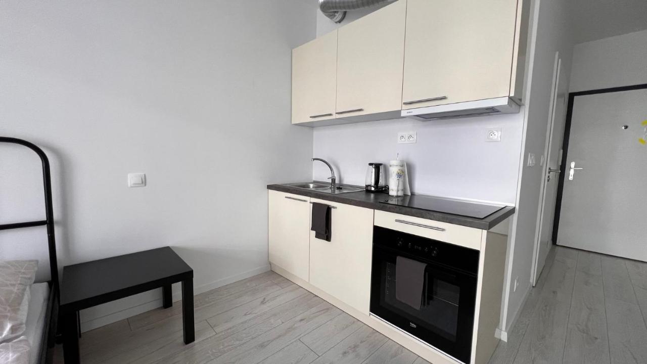 1 Room Apartment With Terrace, Slnecnice บราติสลาวา ภายนอก รูปภาพ