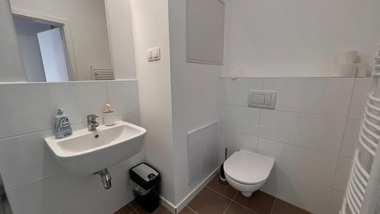 1 Room Apartment With Terrace, Slnecnice บราติสลาวา ภายนอก รูปภาพ