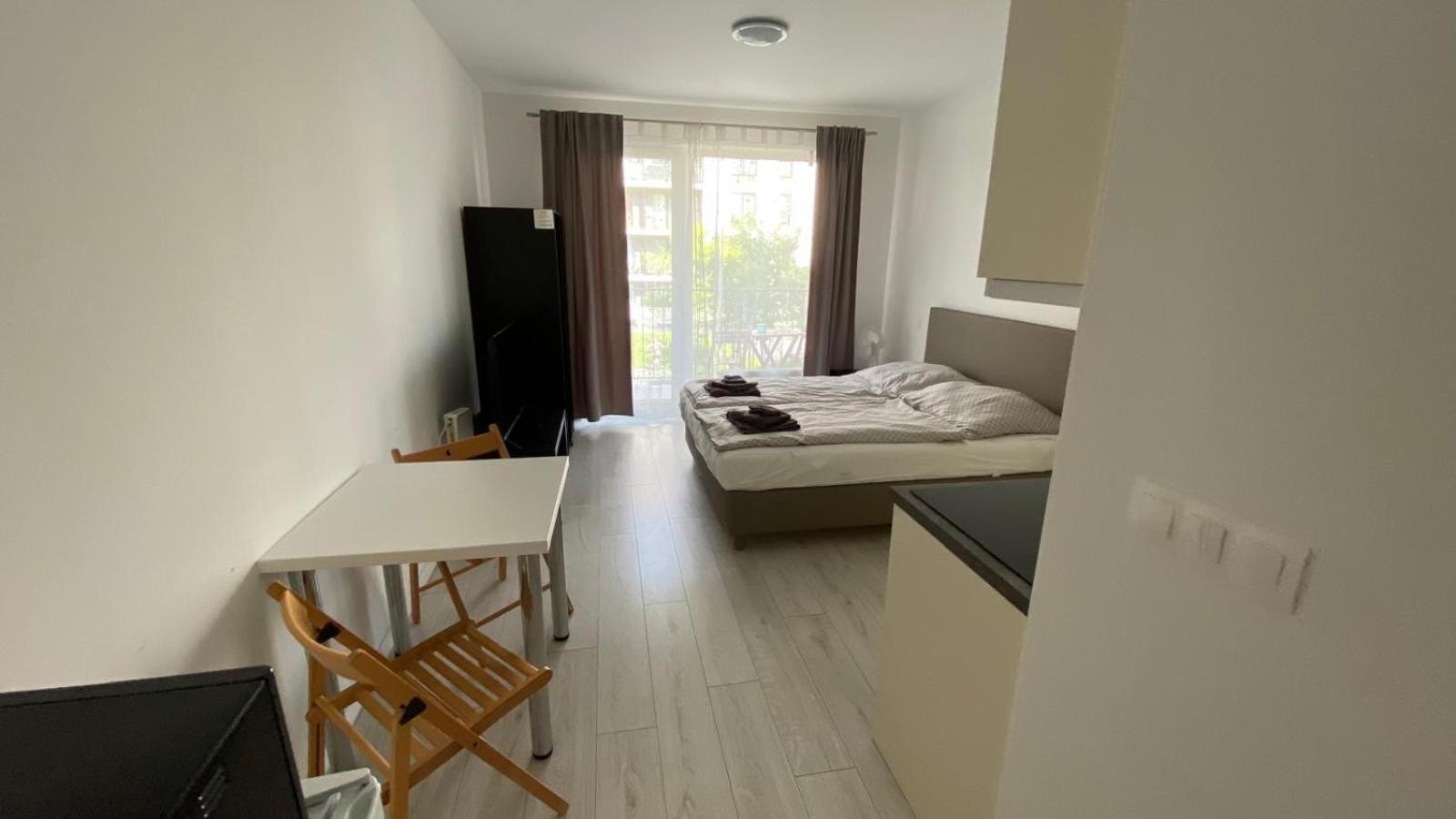 1 Room Apartment With Terrace, Slnecnice บราติสลาวา ภายนอก รูปภาพ