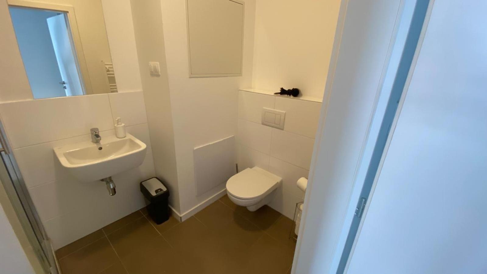 1 Room Apartment With Terrace, Slnecnice บราติสลาวา ภายนอก รูปภาพ