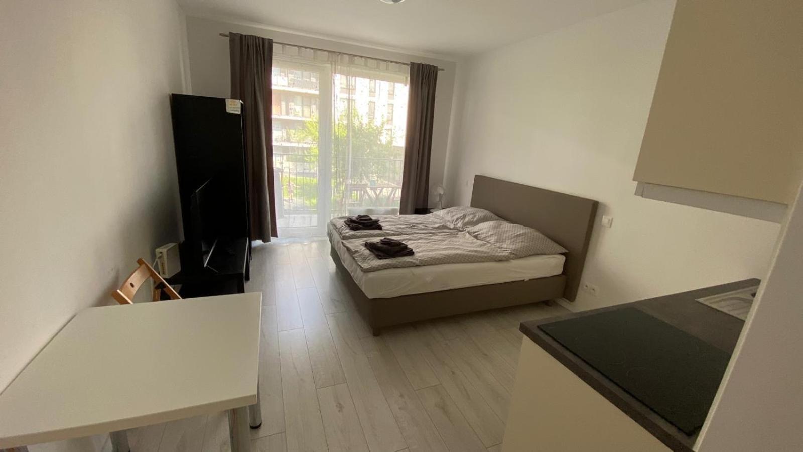 1 Room Apartment With Terrace, Slnecnice บราติสลาวา ภายนอก รูปภาพ