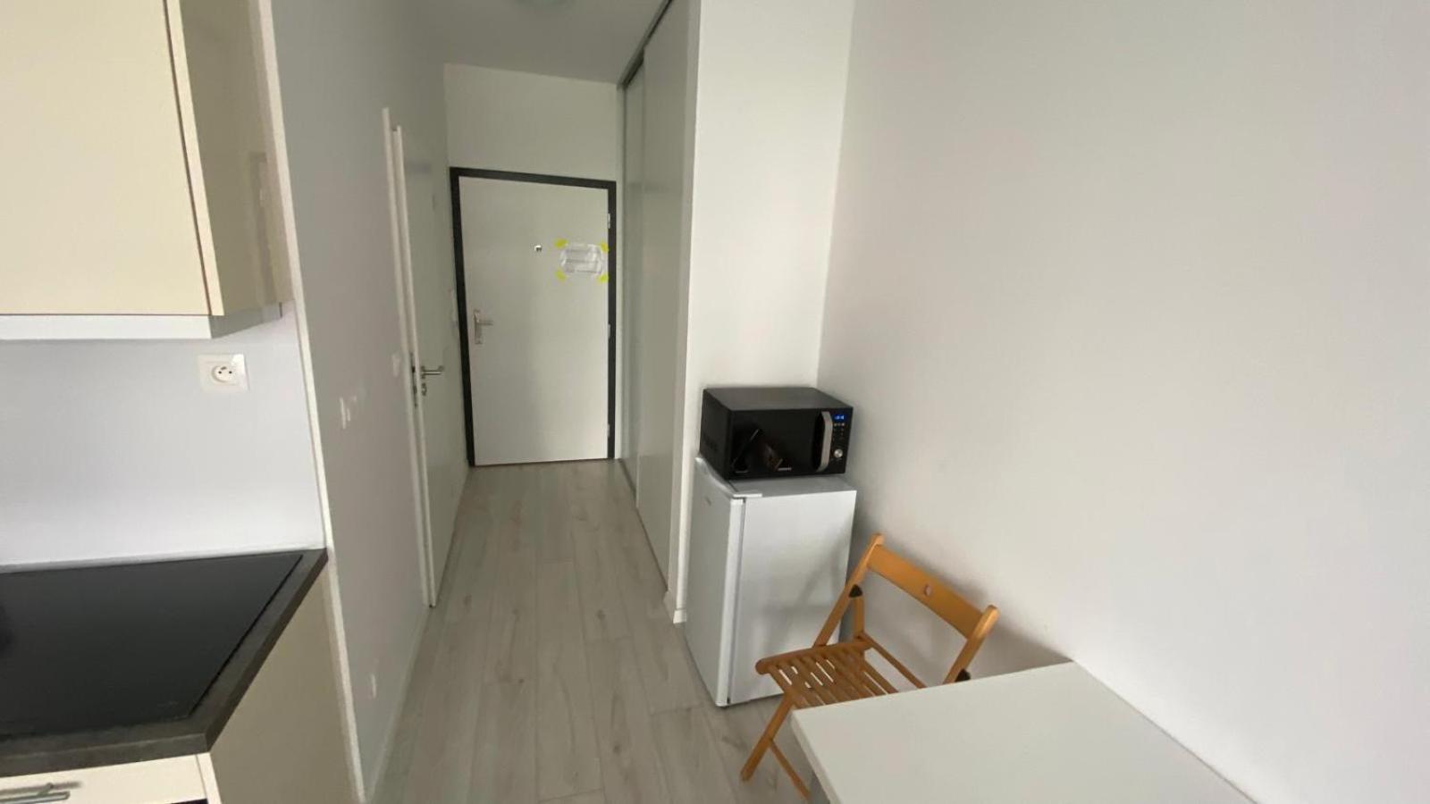 1 Room Apartment With Terrace, Slnecnice บราติสลาวา ภายนอก รูปภาพ